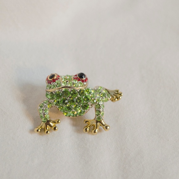Jeweled Frog Pin - Picture 2 of 3